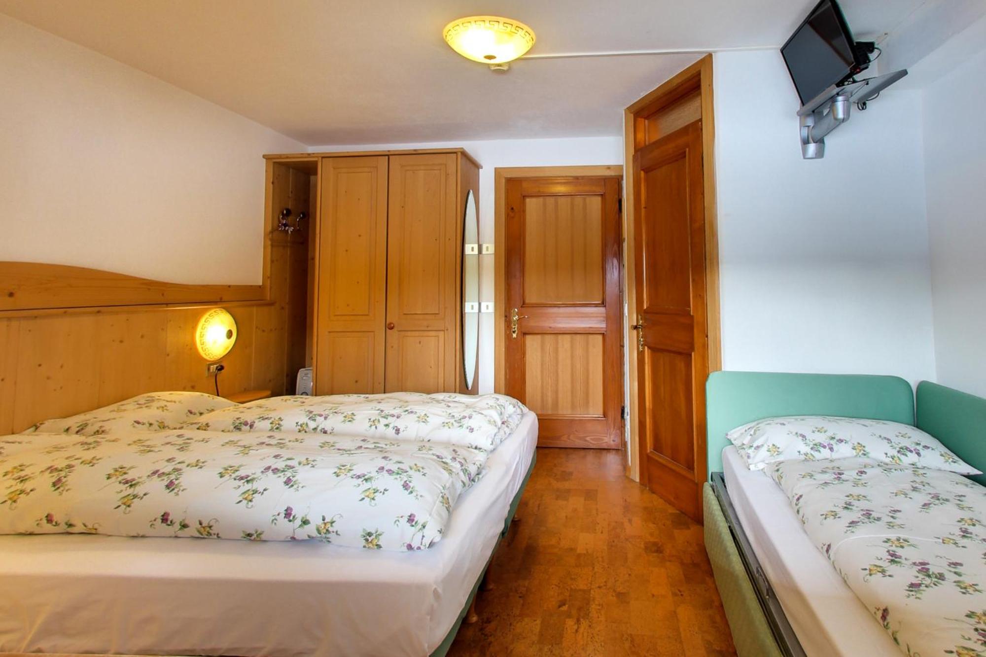 Rifugio Flora Alpina Hotell Passo San Pellegrino Eksteriør bilde