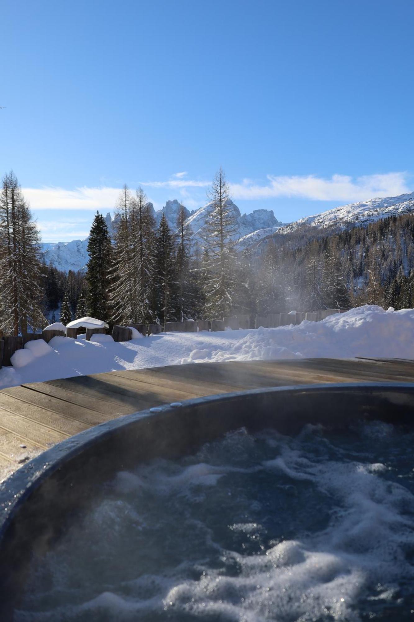 Rifugio Flora Alpina Hotell Passo San Pellegrino Eksteriør bilde