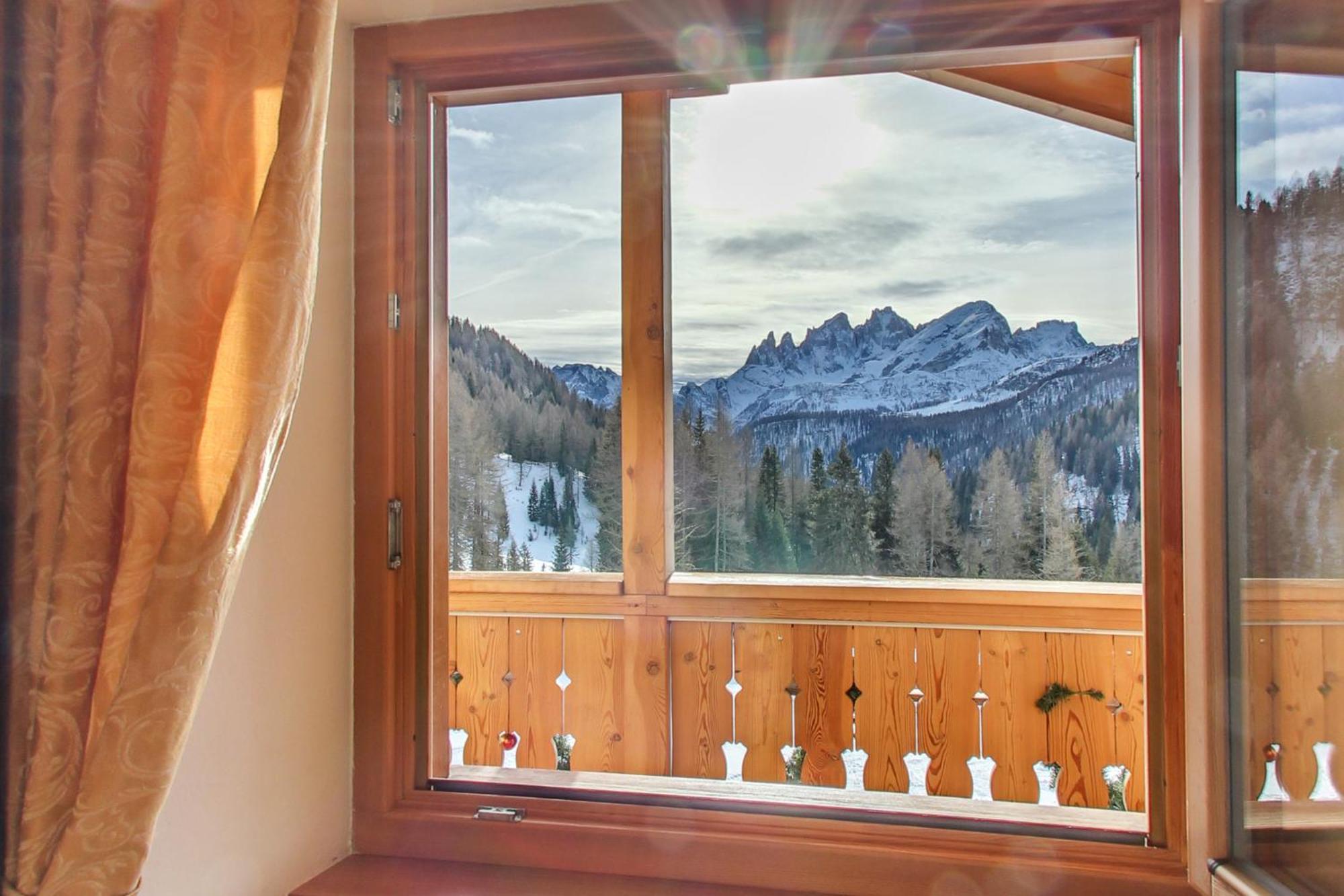 Rifugio Flora Alpina Hotell Passo San Pellegrino Eksteriør bilde