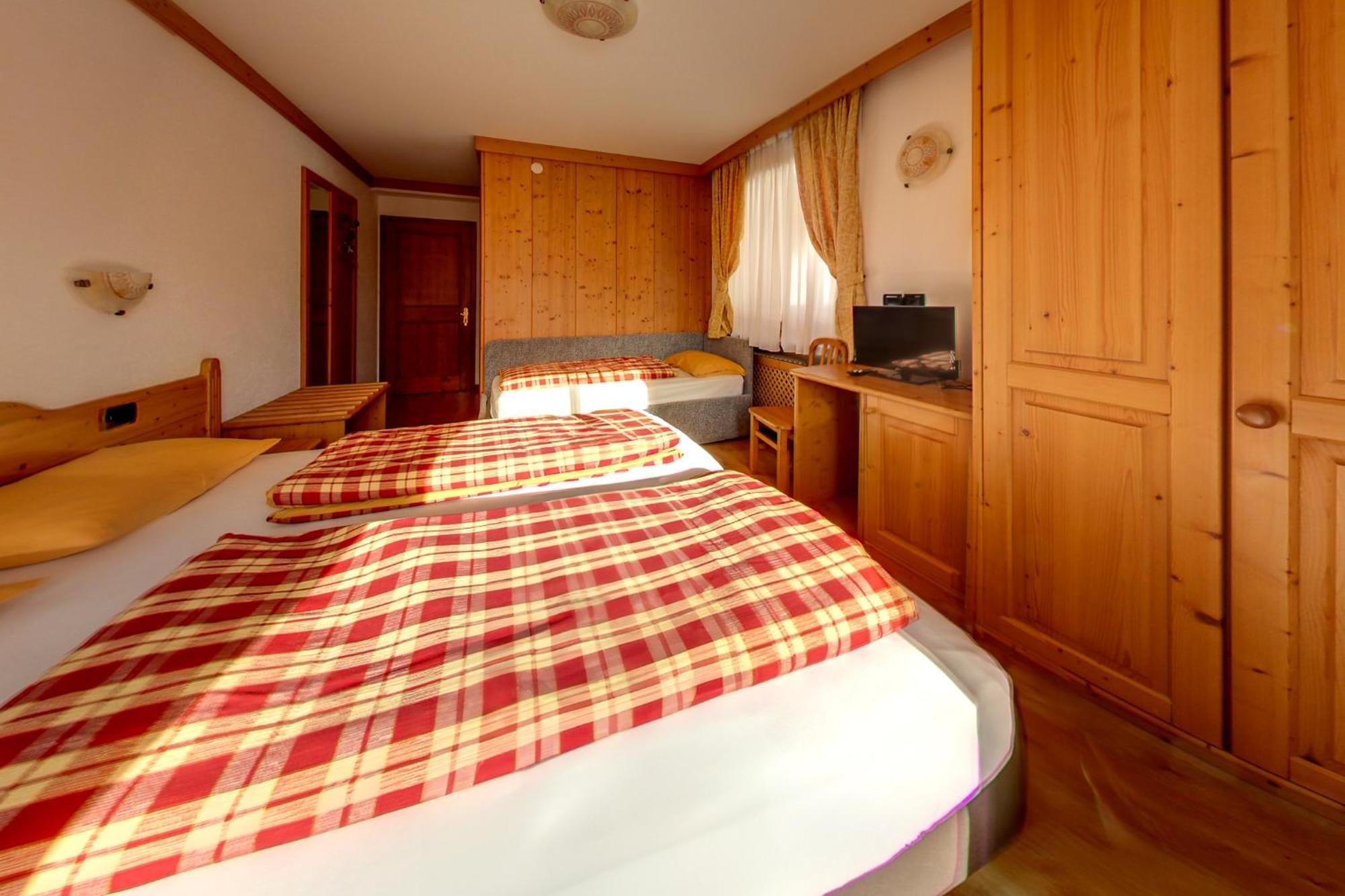 Rifugio Flora Alpina Hotell Passo San Pellegrino Eksteriør bilde