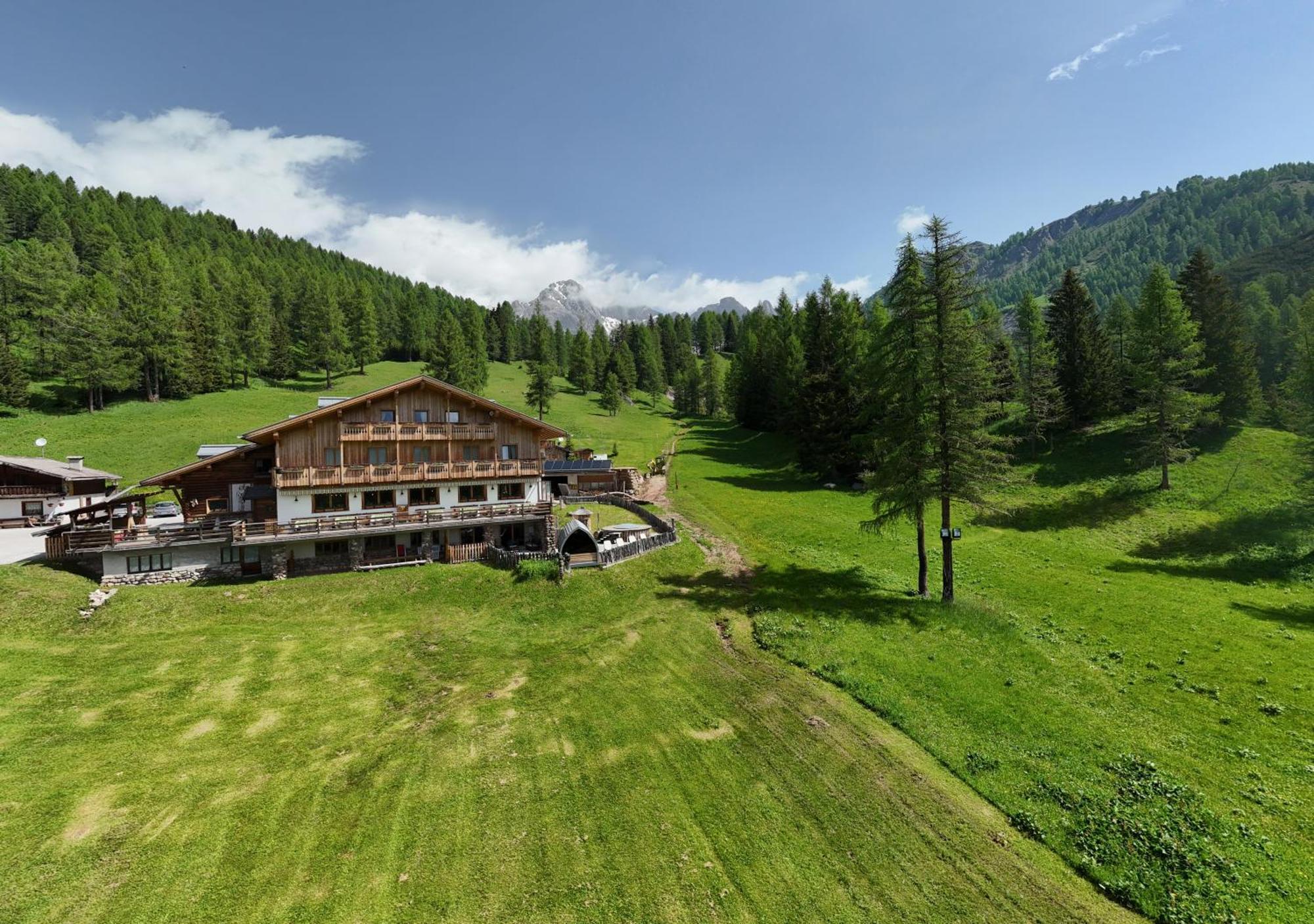 Rifugio Flora Alpina Hotell Passo San Pellegrino Eksteriør bilde